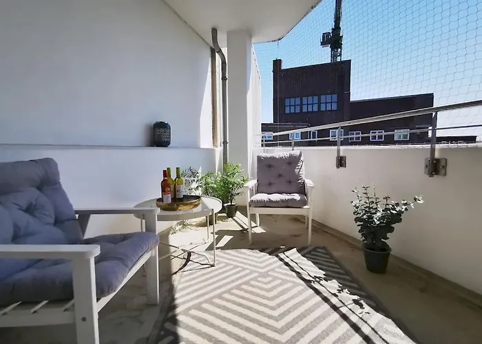 Hh 04 By Rockchair - Superhost Status - Modernes Mit Sonnigem Balkon & Premium Boxspringbetten In Winterhude - Geheimtipp