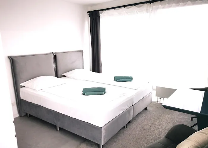 Hh 04 By Rockchair - Superhost Status - Modernes Mit Sonnigem Balkon & Premium Boxspringbetten In Winterhude - Geheimtipp *