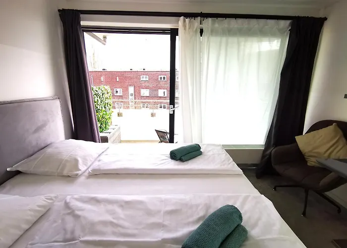 Hh 04 By Rockchair - Superhost Status - Modernes Mit Sonnigem Balkon & Premium Boxspringbetten In Winterhude - Geheimtipp